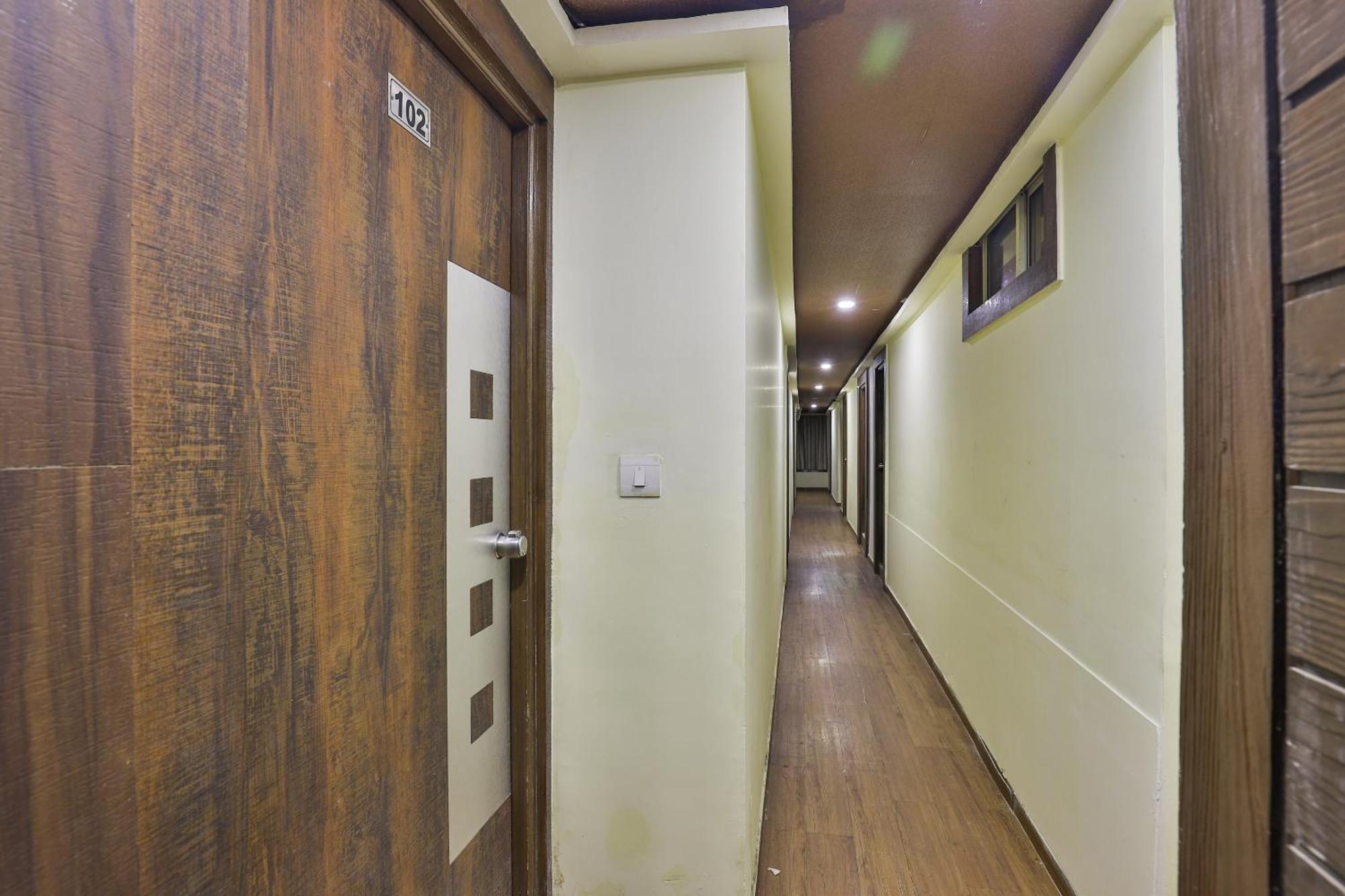 Hotel O Sri Balaji Residency 阿穆达巴 外观 照片