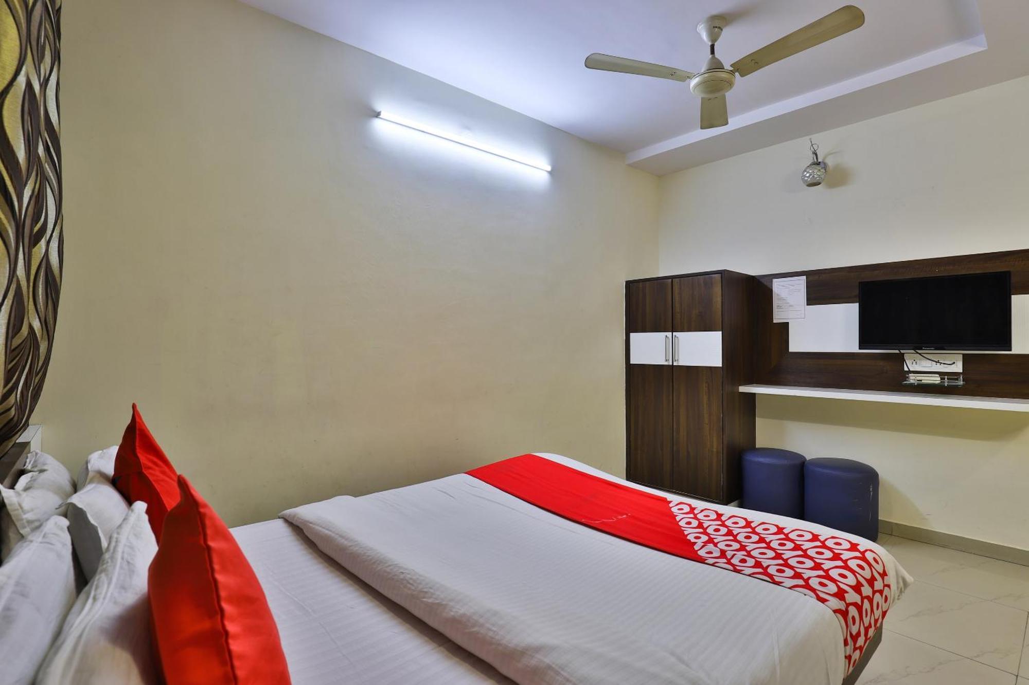 Hotel O Sri Balaji Residency 阿穆达巴 外观 照片